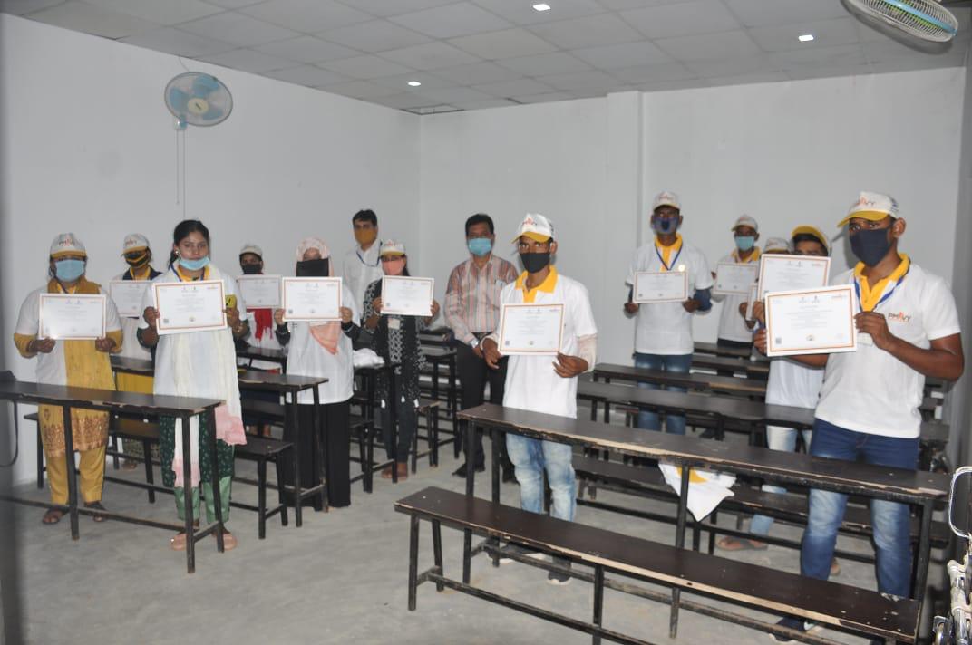 Certificate Distribution Photo 9